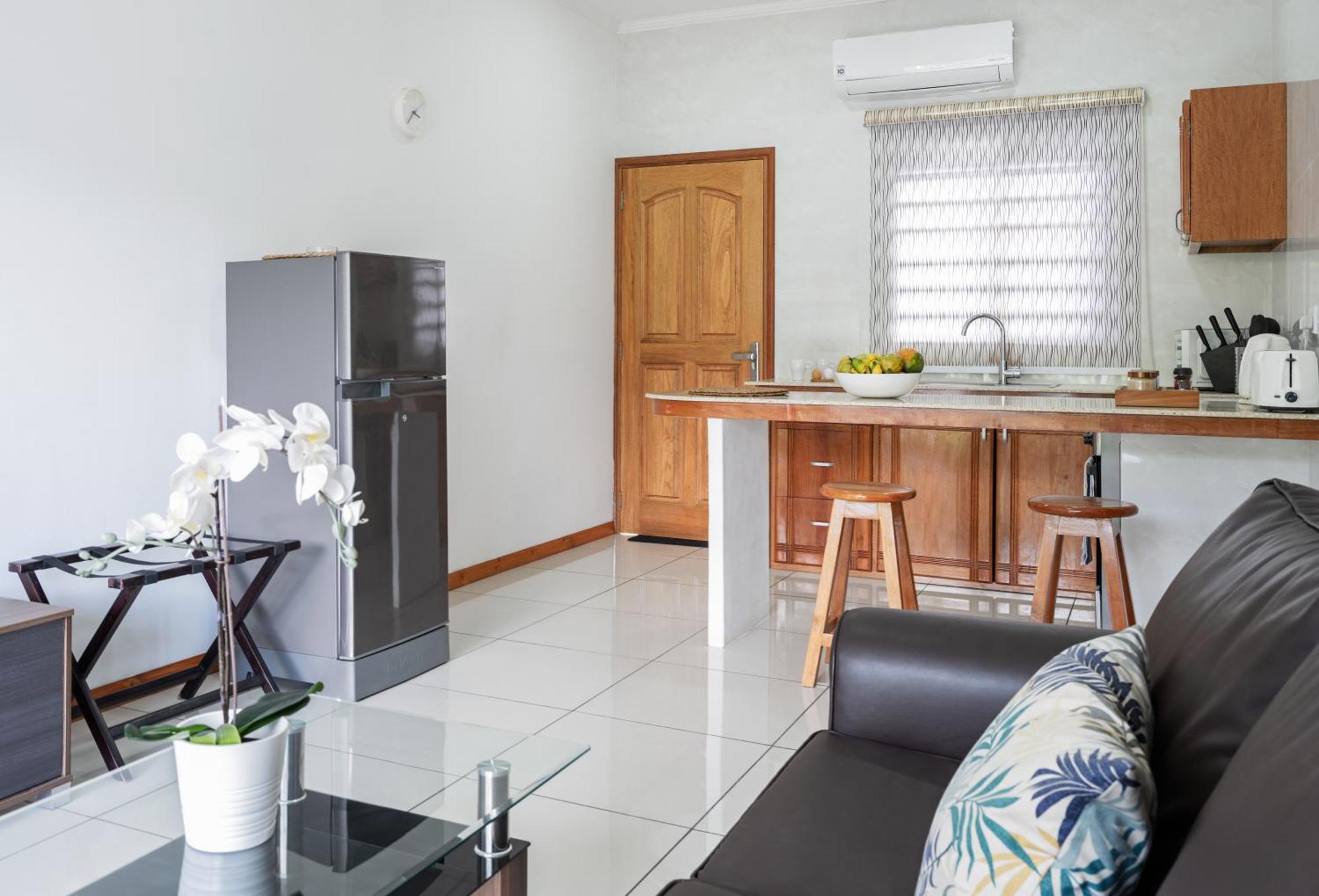 Apartment Creole Breeze Self Catering